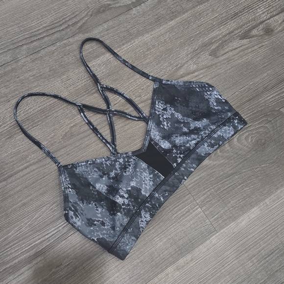 Alo sports bra 4 strap, grey pattern size small - Picture 2 of 5